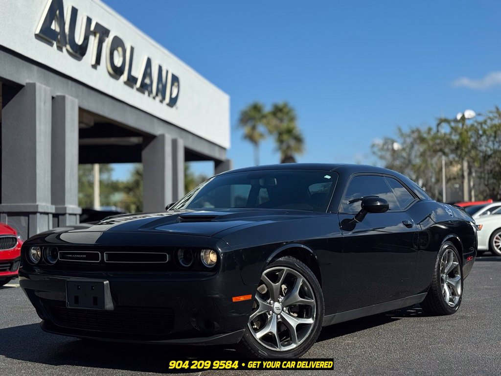 Used 2017 Dodge Challenger SXT w/ Sound Group RWD image 2