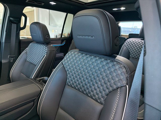 Used 2026 GMC Acadia Denali w/ Super Cruise Package AWD/4WD image 17