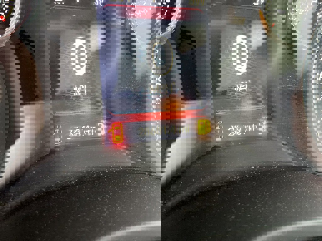 Used 2024 RAM 2500 Tradesman w/ Chrome Appearance Group image 5