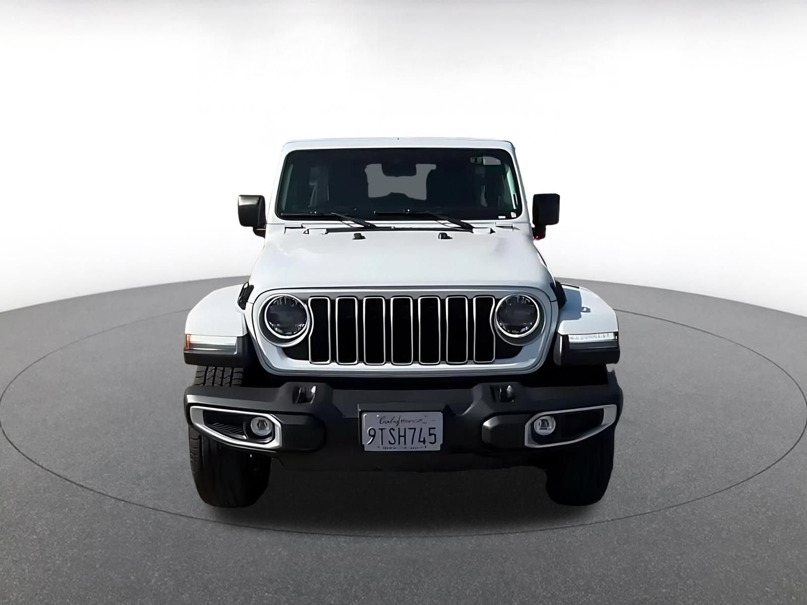Used 2025 Jeep Wrangler Unlimited Sahara AWD/4WD image 4