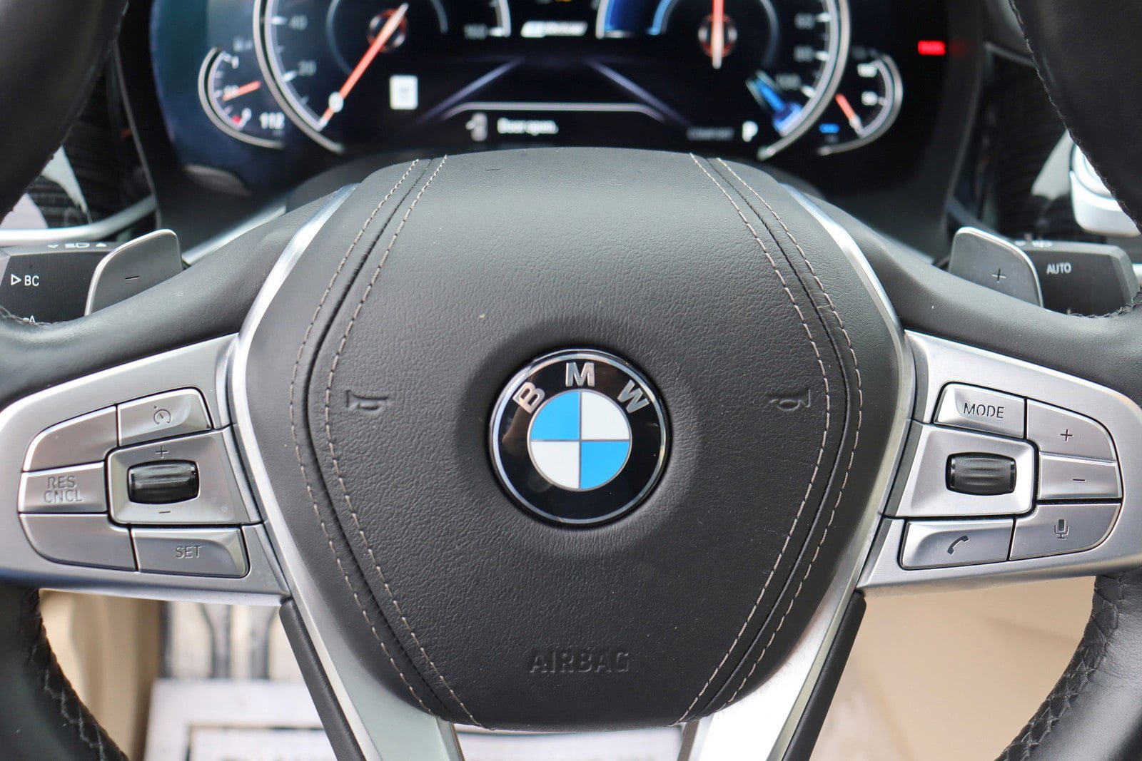 Used 2019 BMW 740e xDrive w/ Executive Package AWD/4WD image 32