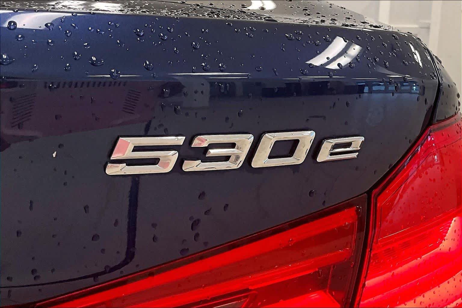 Used 2019 BMW 530e w/ M Sport Package RWD image 28