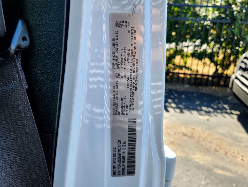 Used 2023 Jeep Wrangler Willys image 32