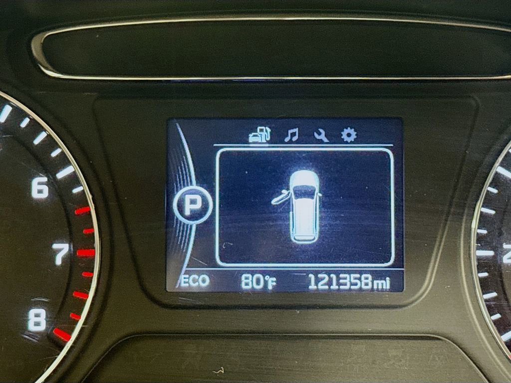 Used 2016 Kia Sorento LX w/ LX Convenience Package image 12