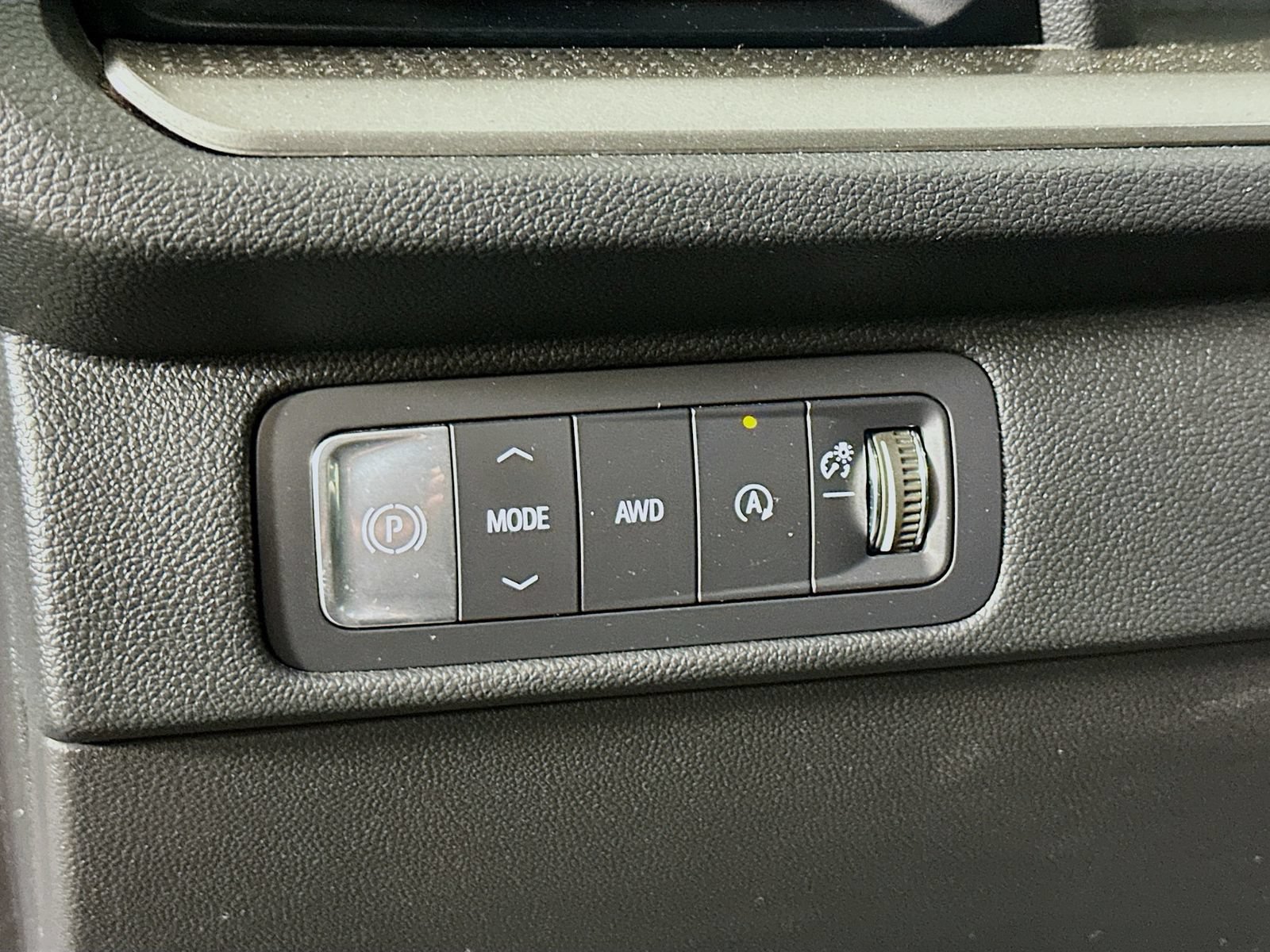 Used 2025 Chevrolet Traverse LT AWD/4WD image 10