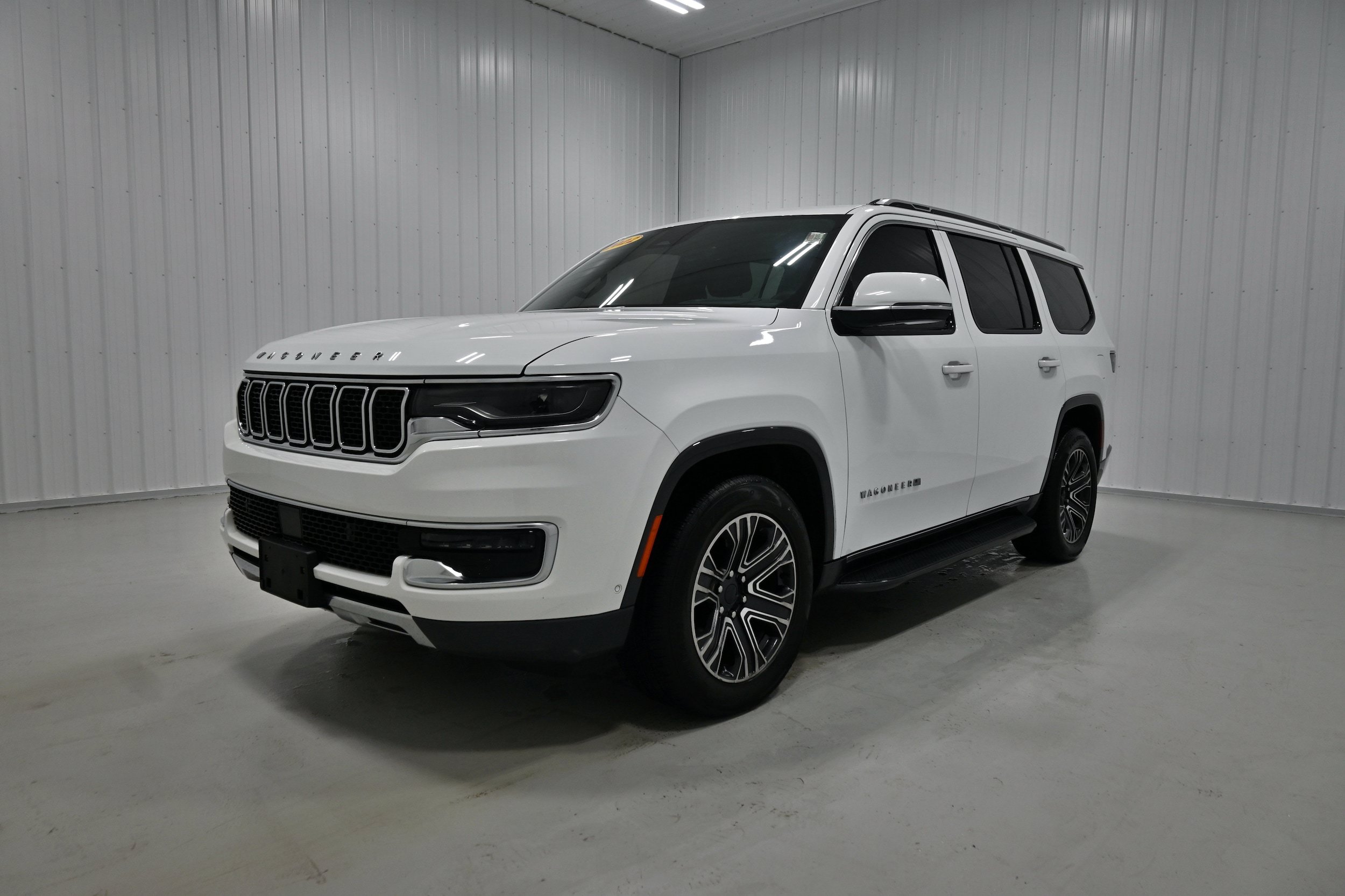 Used 2022 Jeep Wagoneer Series III AWD/4WD image 25