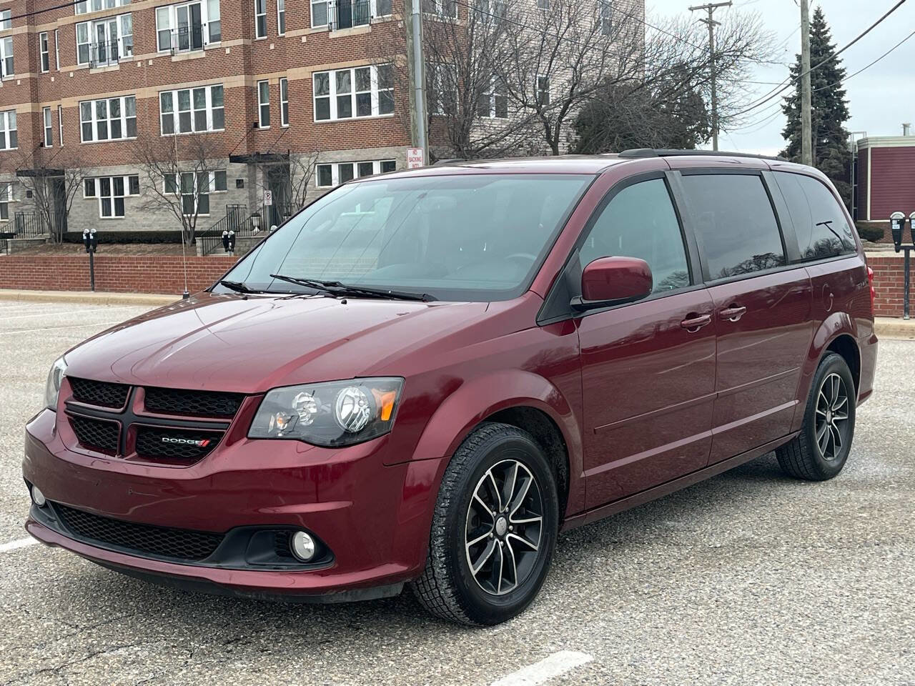 Used 2017 Dodge Grand Caravan GT image 1