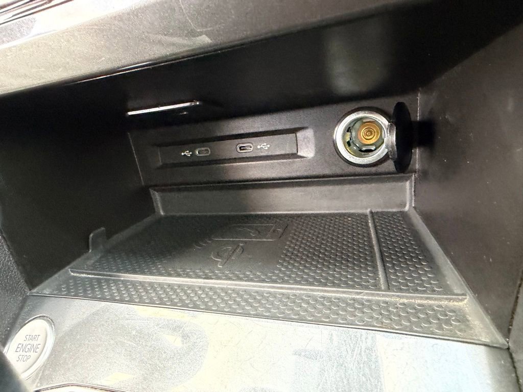 Used 2024 Volkswagen Tiguan SE R-Line image 24