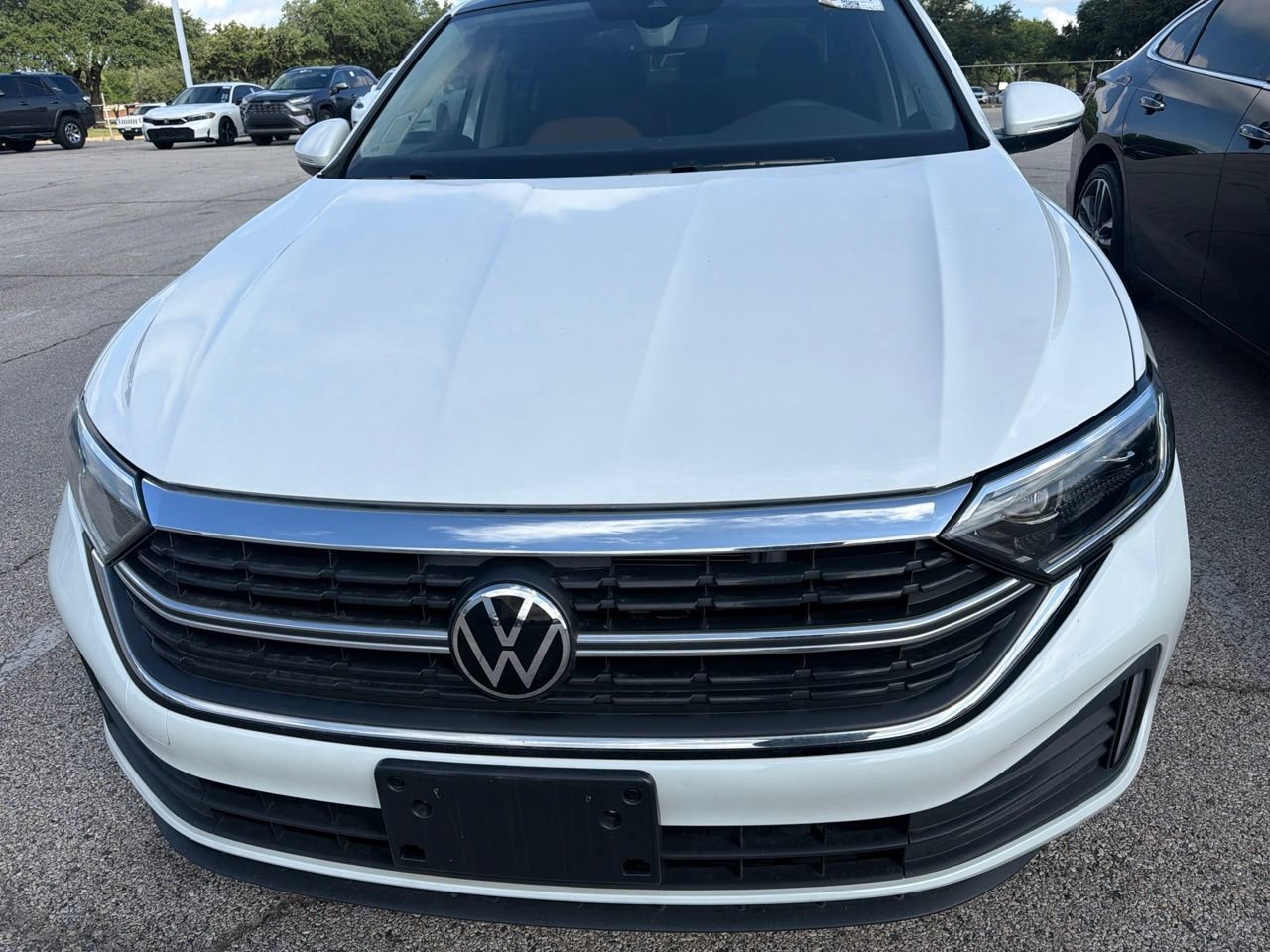 Used 2024 Volkswagen Jetta SEL FWD image 2