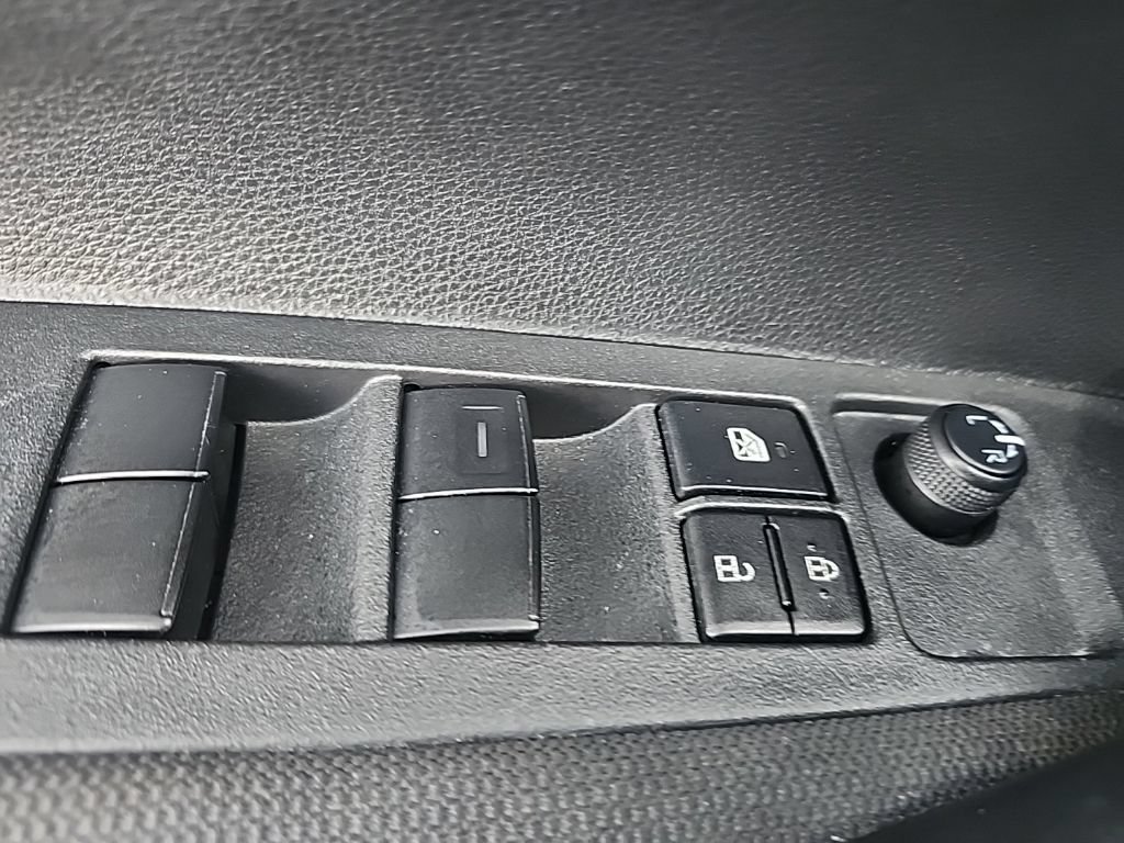 Used 2023 Toyota Corolla LE FWD image 17