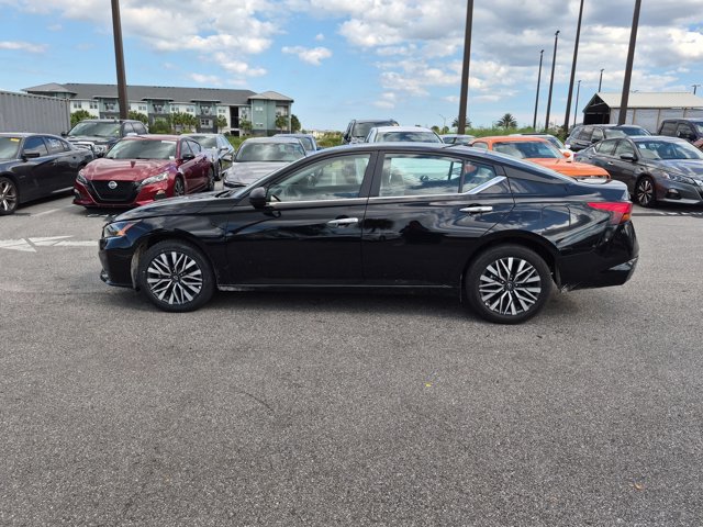 Used 2025 Nissan Altima 2.5 SV AWD/4WD image 8
