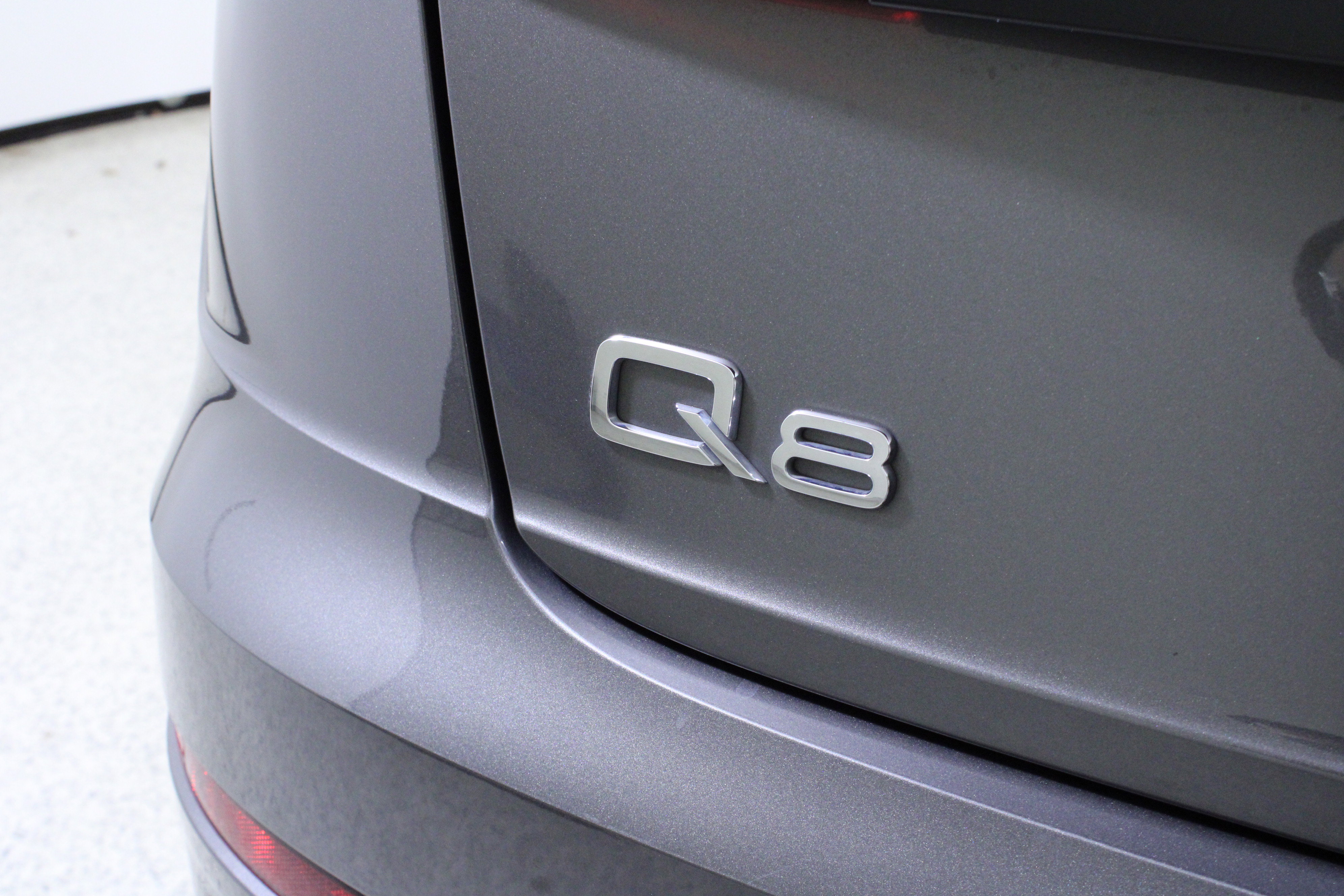 Used 2019 Audi Q8 Premium image 9