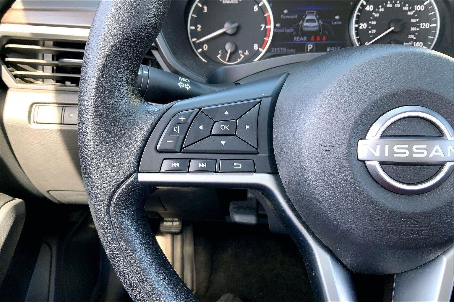 Used 2024 Nissan Altima 2.5 SV image 17