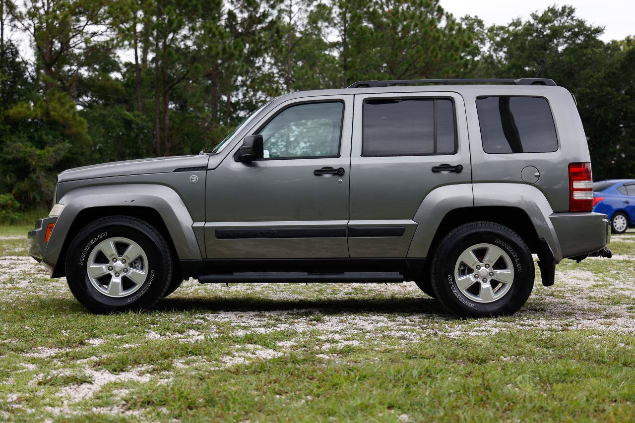 Used 2012 Jeep Liberty Sport w/ Popular Equipment Group AWD/4WD image 3