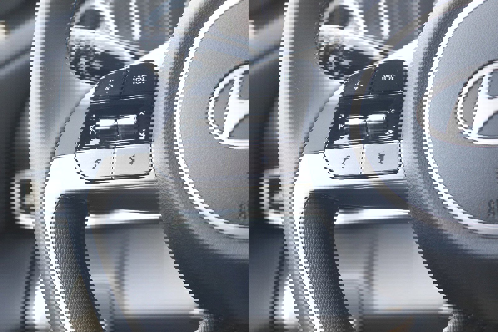 New 2025 Hyundai Elantra Limited image 20