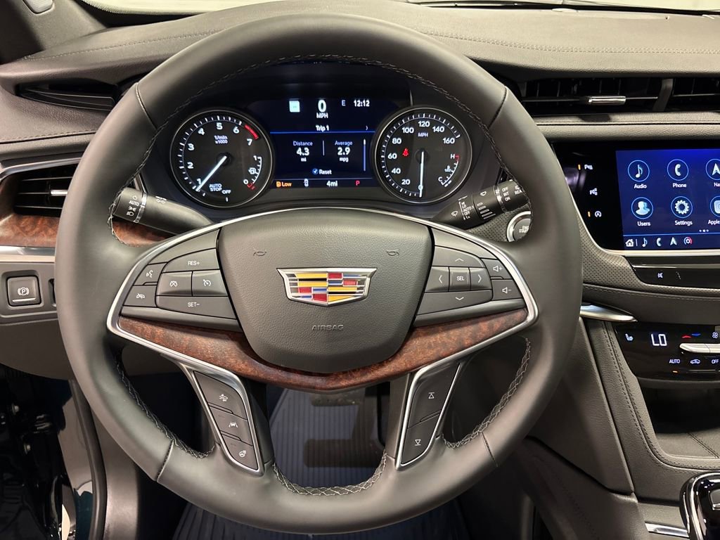 New 2026 Cadillac XT5 Premium Luxury w/ LPO, ONYX Package image 32