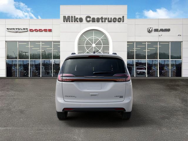 New 2026 Chrysler Pacifica Limited w/ S Appearance Package image 7