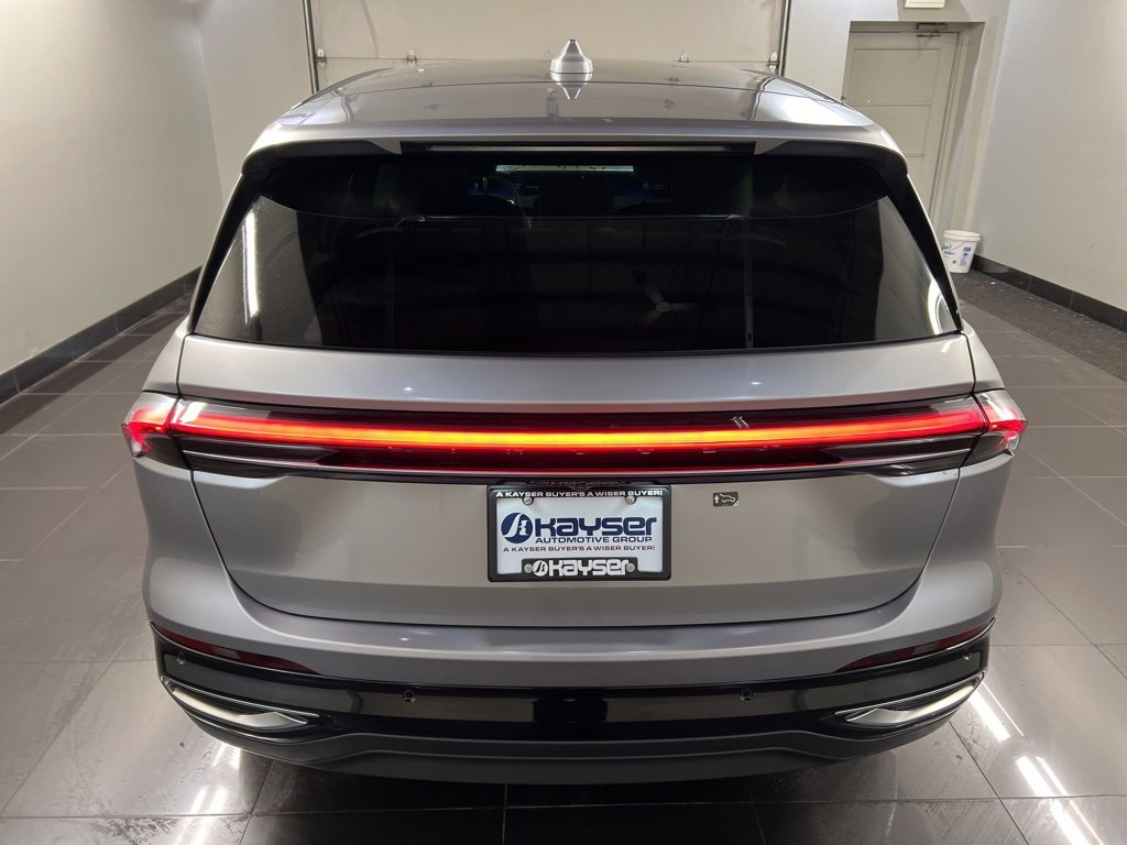 Used 2026 Lincoln Nautilus Premier image 5