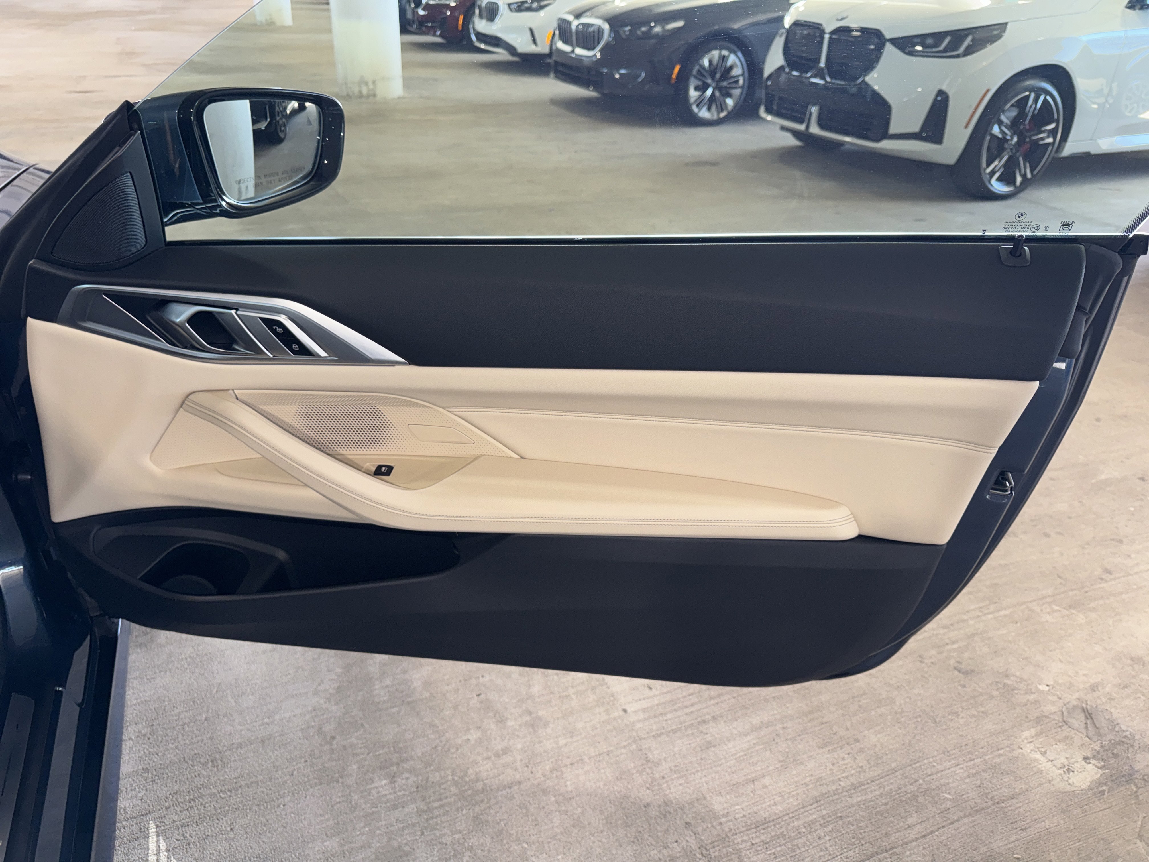 Used 2025 BMW 430i xDrive Coupe w/ Premium Package image 9