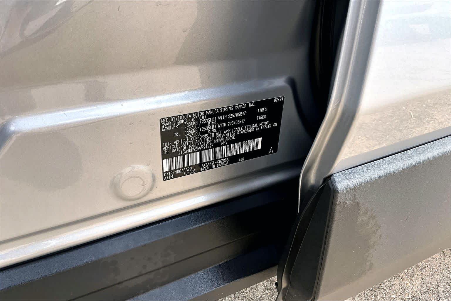 Used 2024 Toyota RAV4 XLE FWD image 34