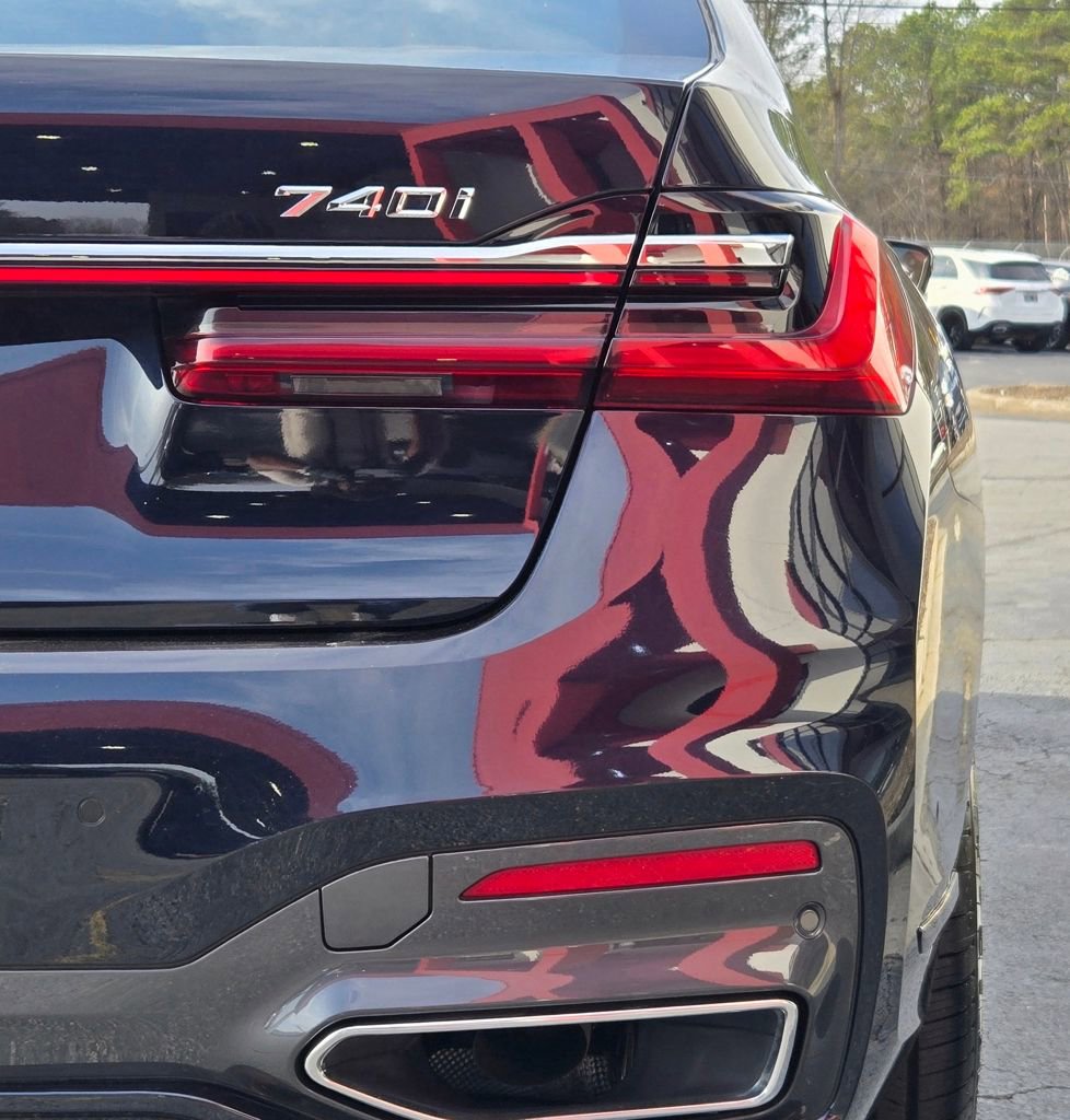 Used 2021 BMW 740i xDrive 740i xDrive w/ M Sport Package image 9