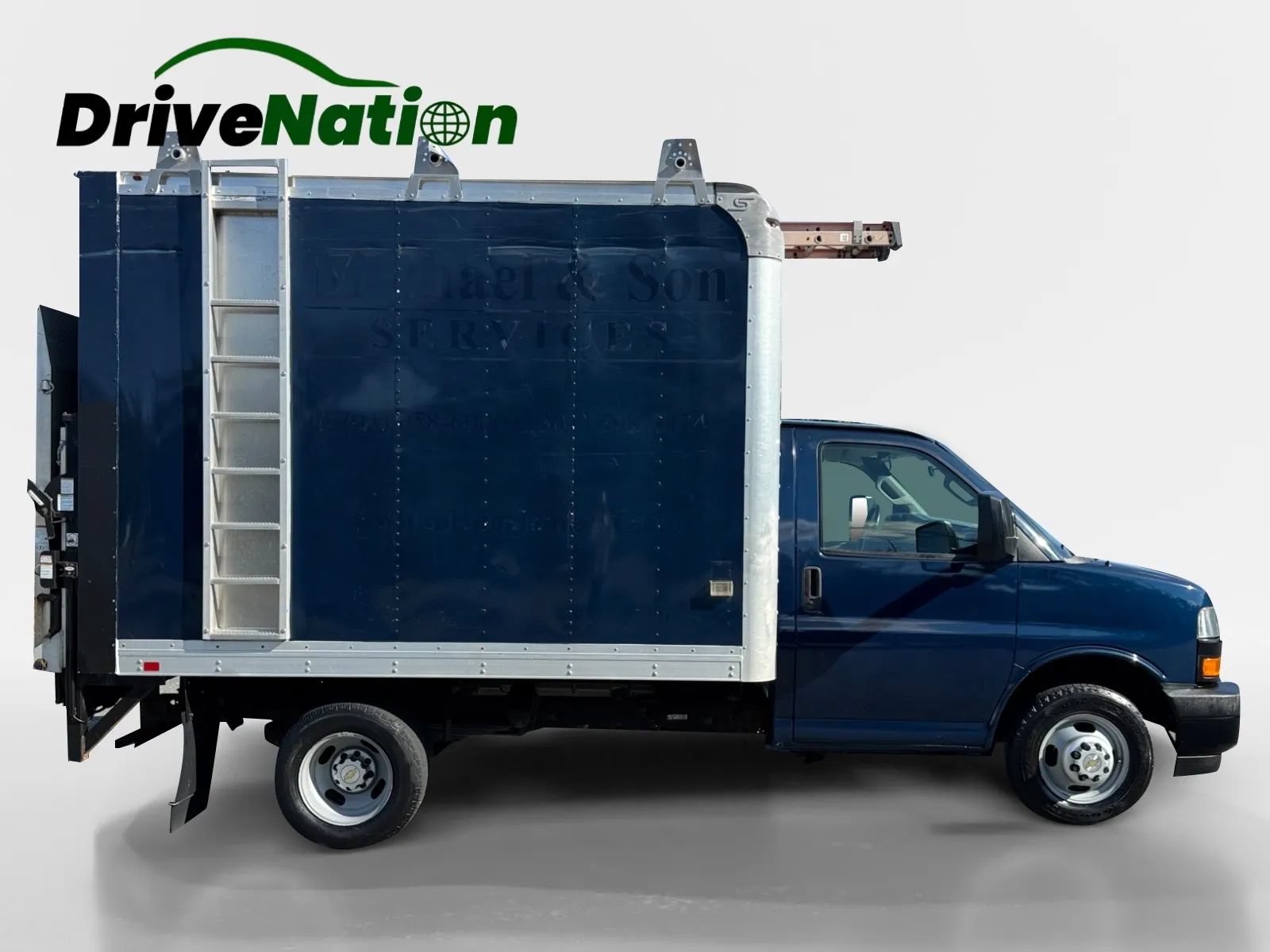 Used 2018 Chevrolet Express 3500 w/ Power Convenience Package RWD image 3