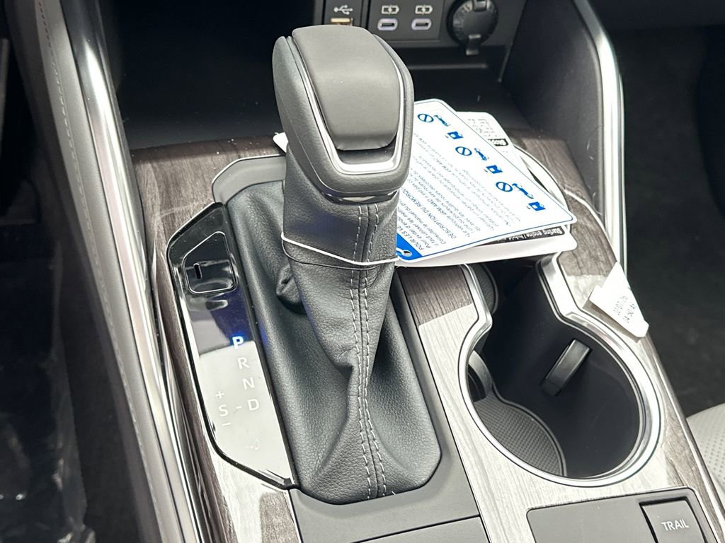 New 2026 Toyota Highlander Platinum image 36