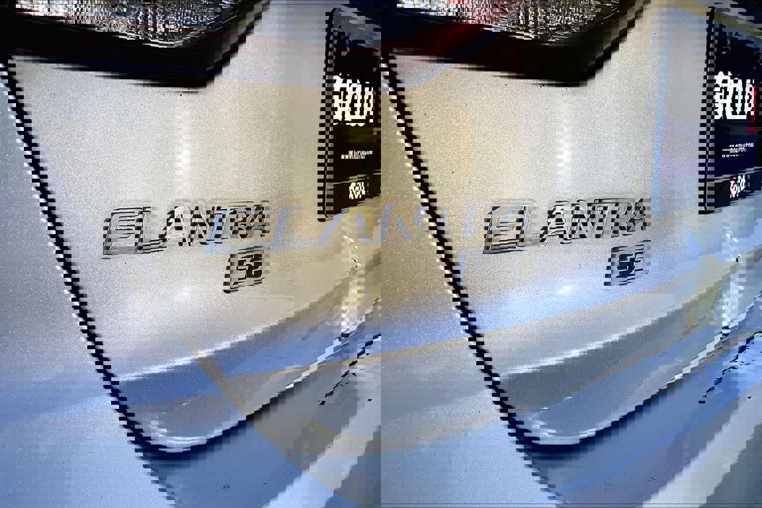 Used 2017 Hyundai Elantra SE image 23