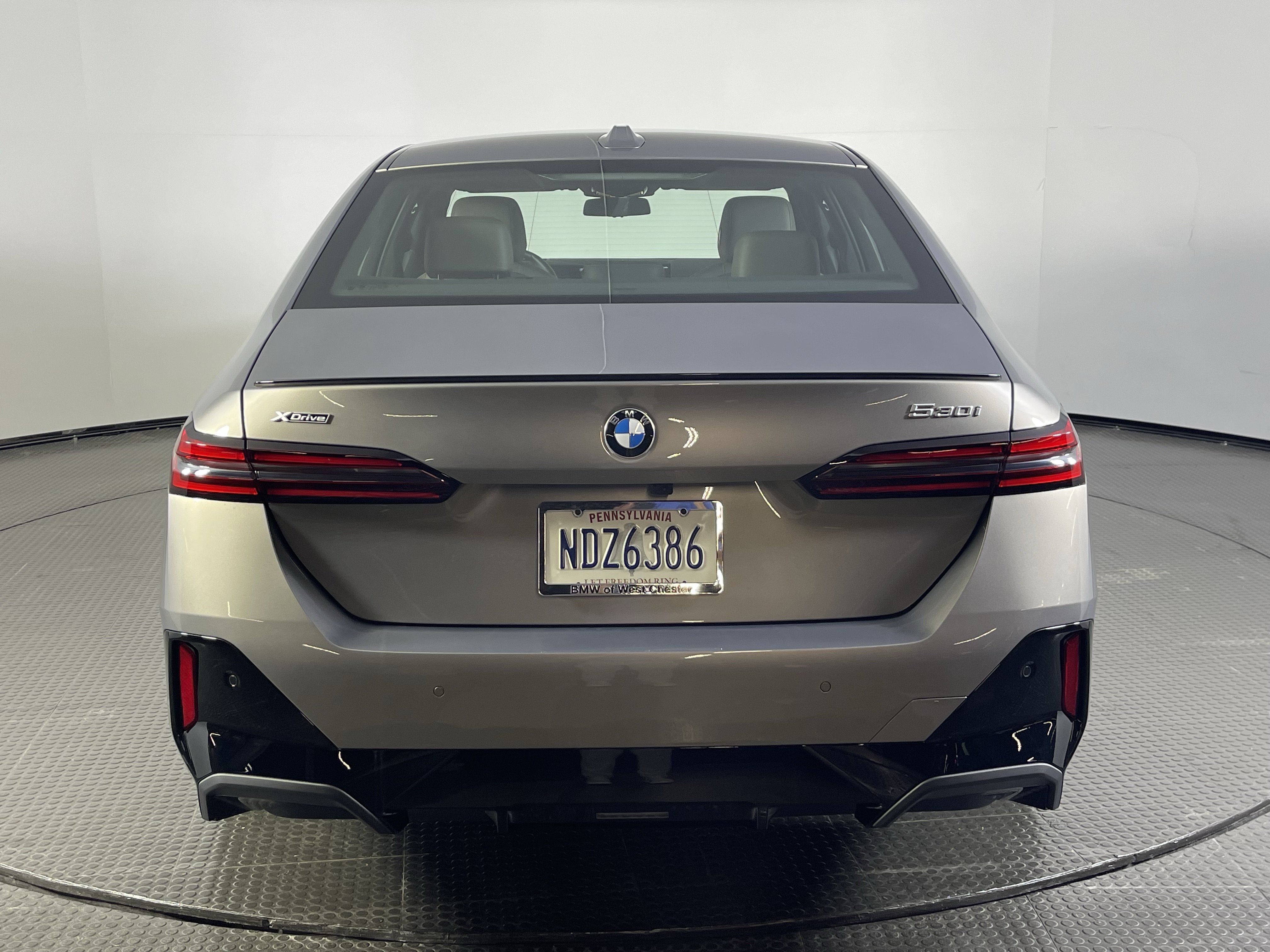 Used 2026 BMW 530i xDrive w/ M Sport Package AWD/4WD image 6