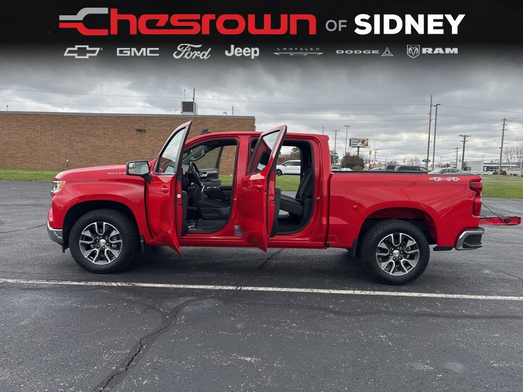 Used 2023 Chevrolet Silverado 1500 LT AWD/4WD image 17