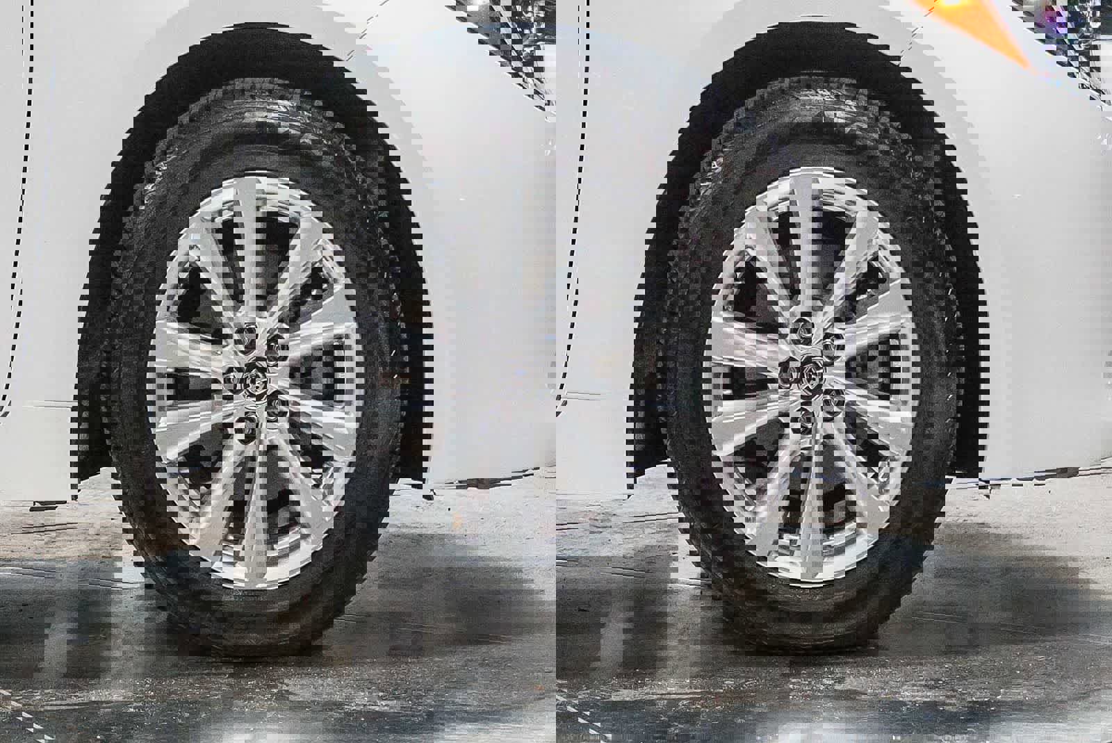 Certified 2024 Toyota Corolla SE w/ SE Package image 6