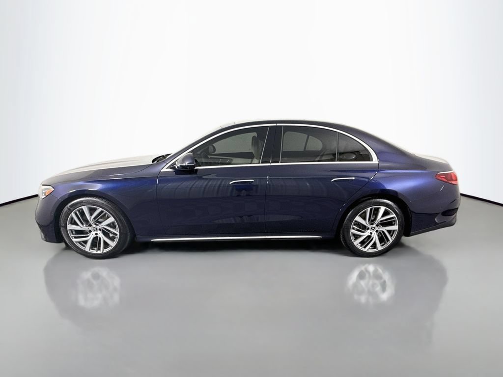 Used 2025 Mercedes-Benz E 450 4MATIC Sedan w/ MBUS Superscreen Package image 4