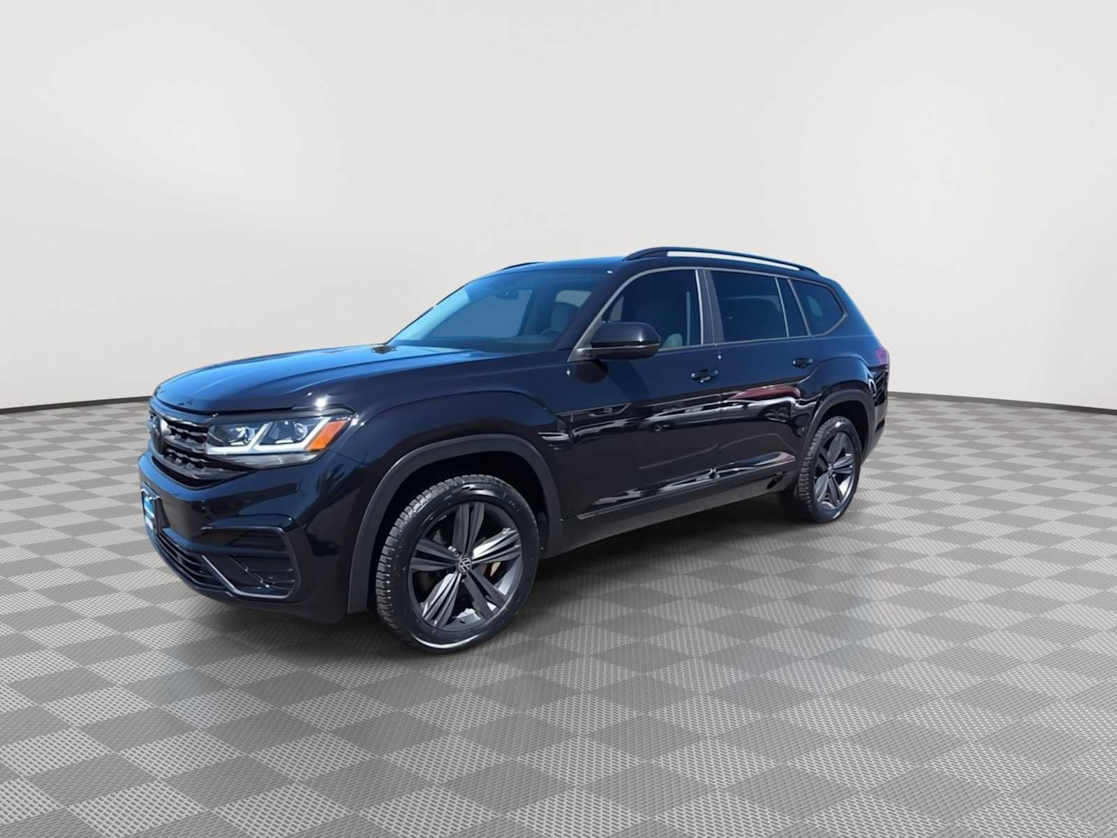 Used 2021 Volkswagen Atlas SE w/ Panoramic Sunroof Package FWD image 4