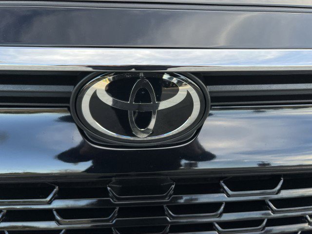 Used 2025 Toyota Grand Highlander AWD image 30