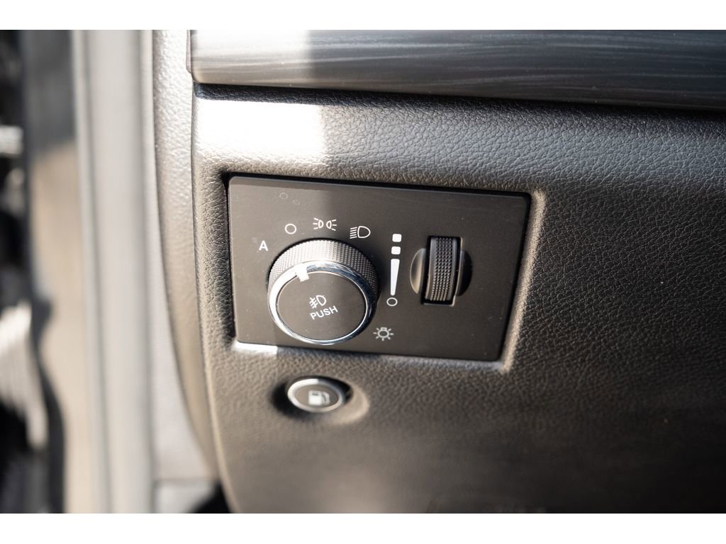 Used 2021 Jeep Grand Cherokee Laredo X image 28