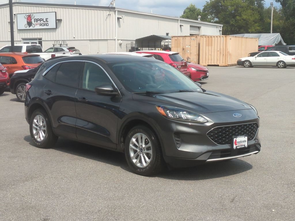 Used 2020 Ford Escape SE FWD image 3
