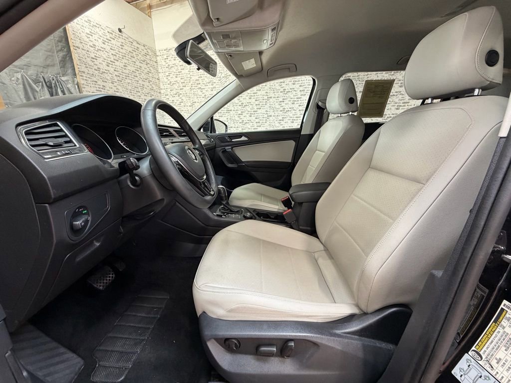 Used 2020 Volkswagen Tiguan SE image 20