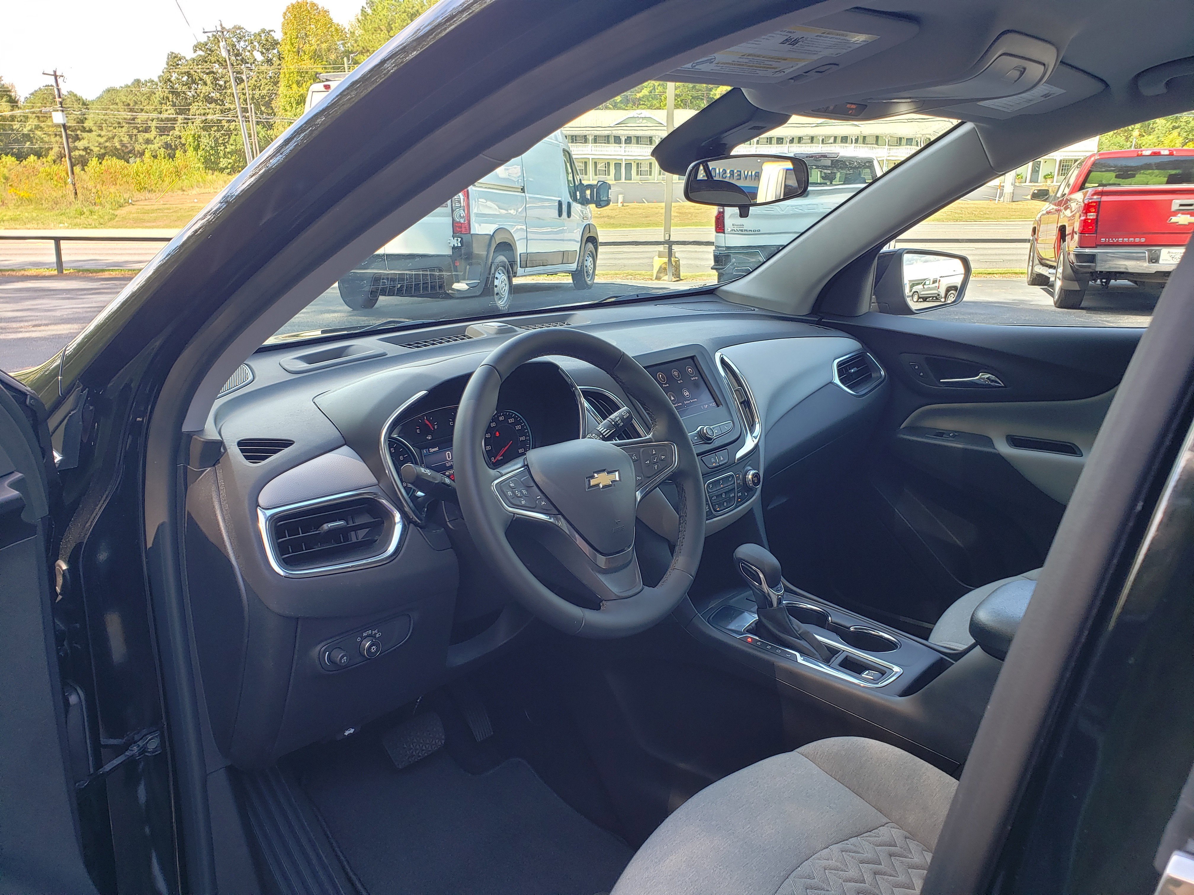 Used 2024 Chevrolet Equinox LT image 30