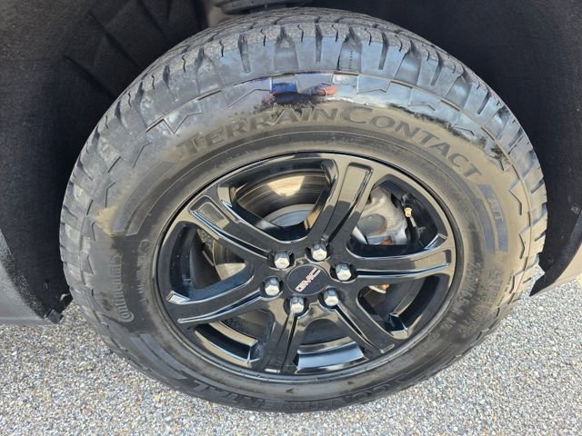 Used 2023 GMC Acadia AT4 w/ Technology Package image 9