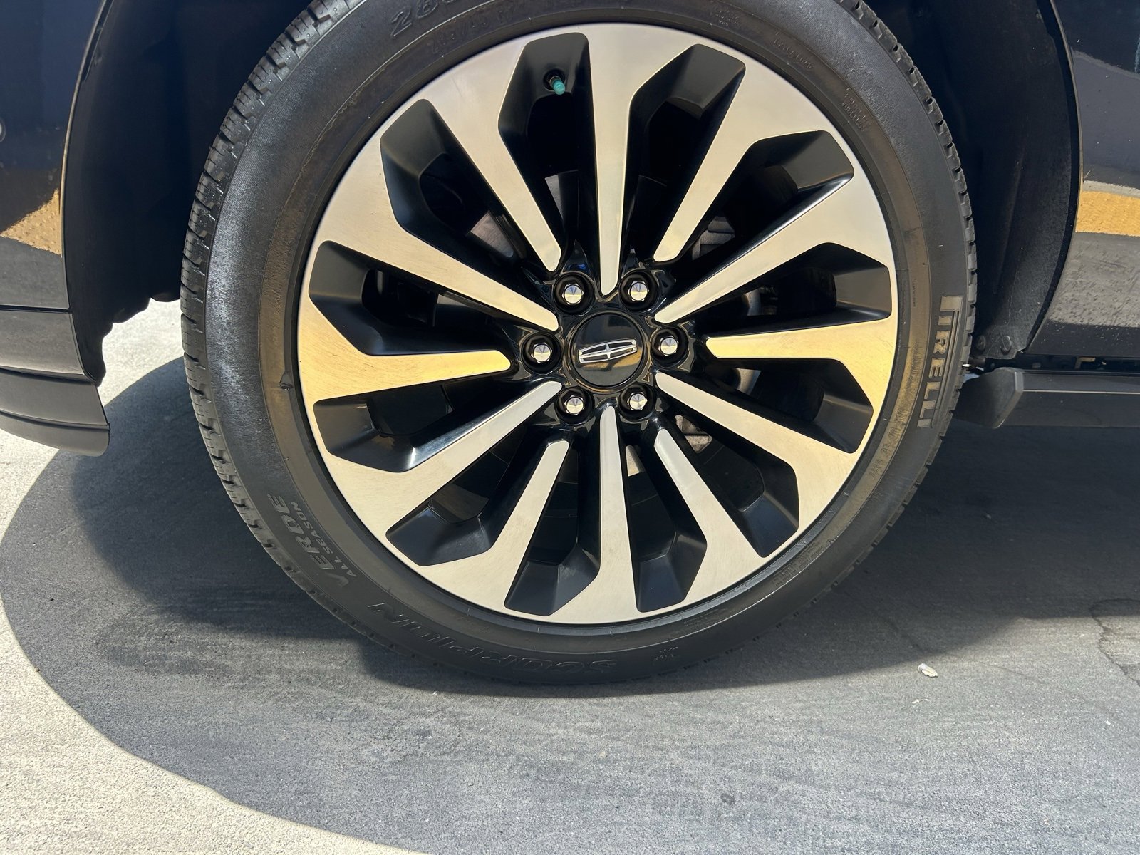 Used 2024 Lincoln Navigator Reserve image 7