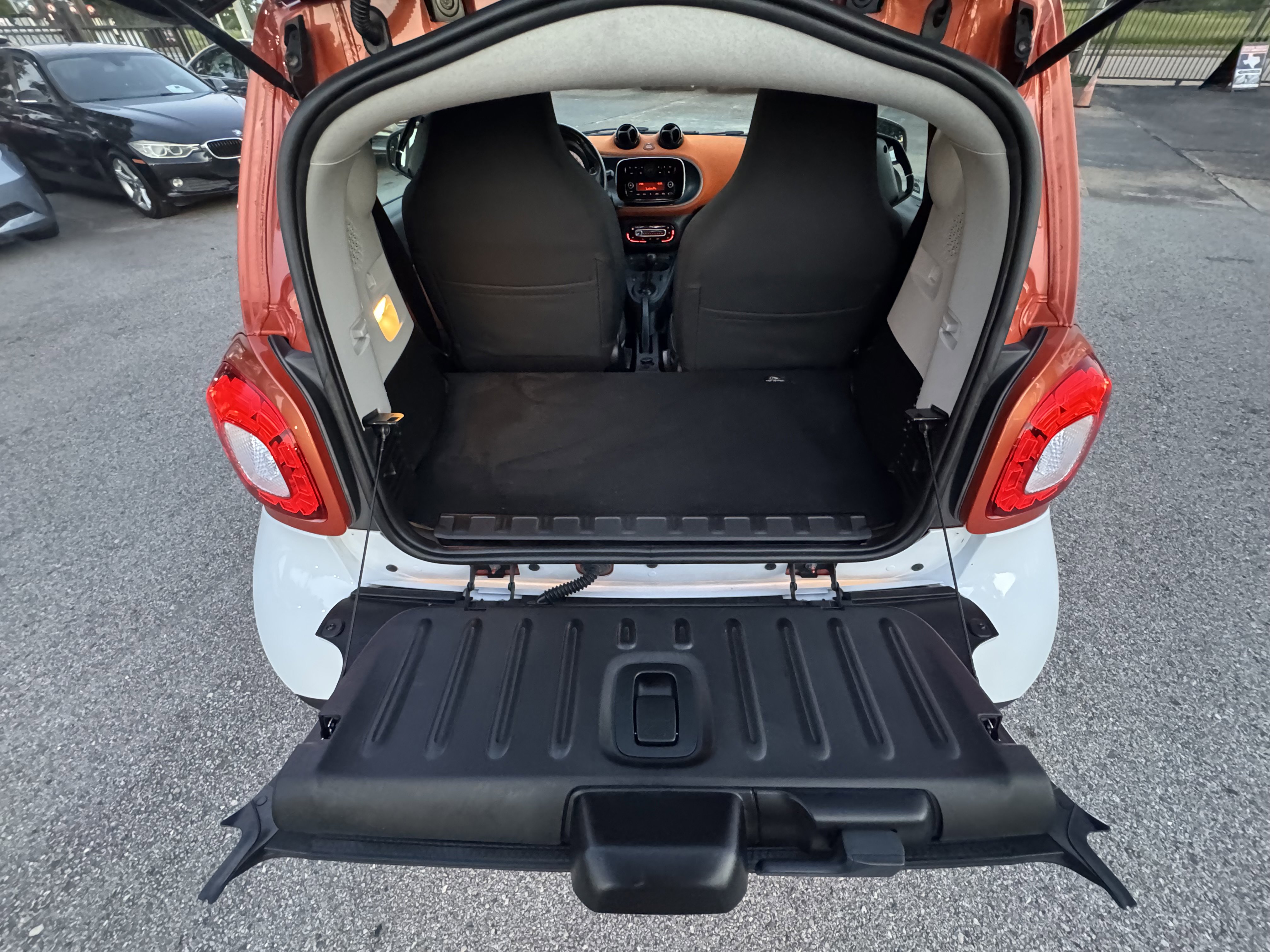 Used 2016 smart fortwo passion image 14