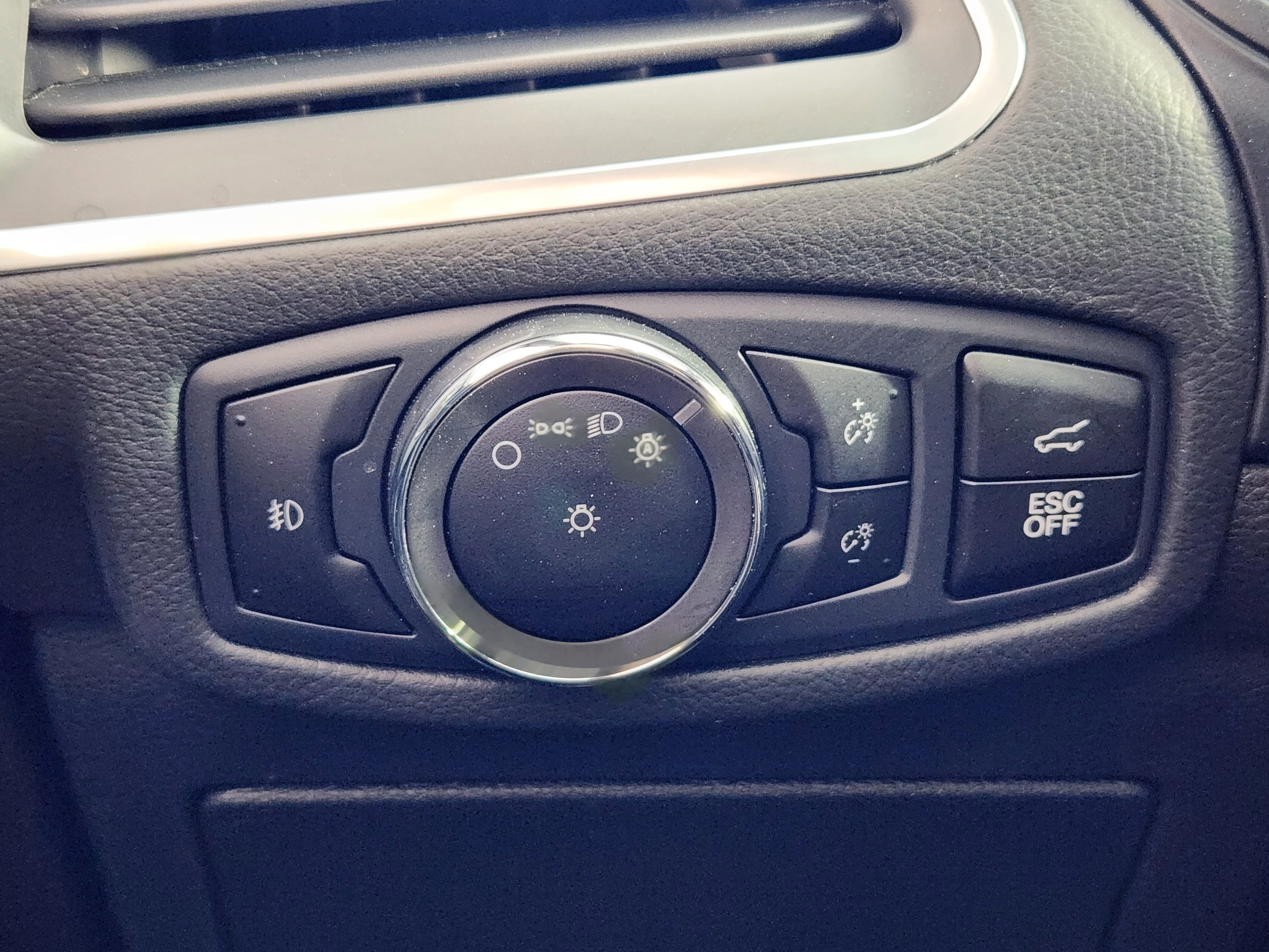 Used 2023 Ford Edge ST image 26