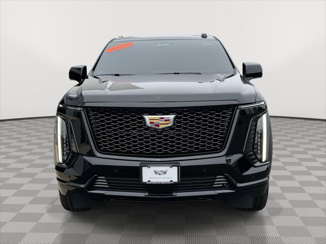 Used 2025 Cadillac Escalade ESV Sport Platinum AWD/4WD image 2
