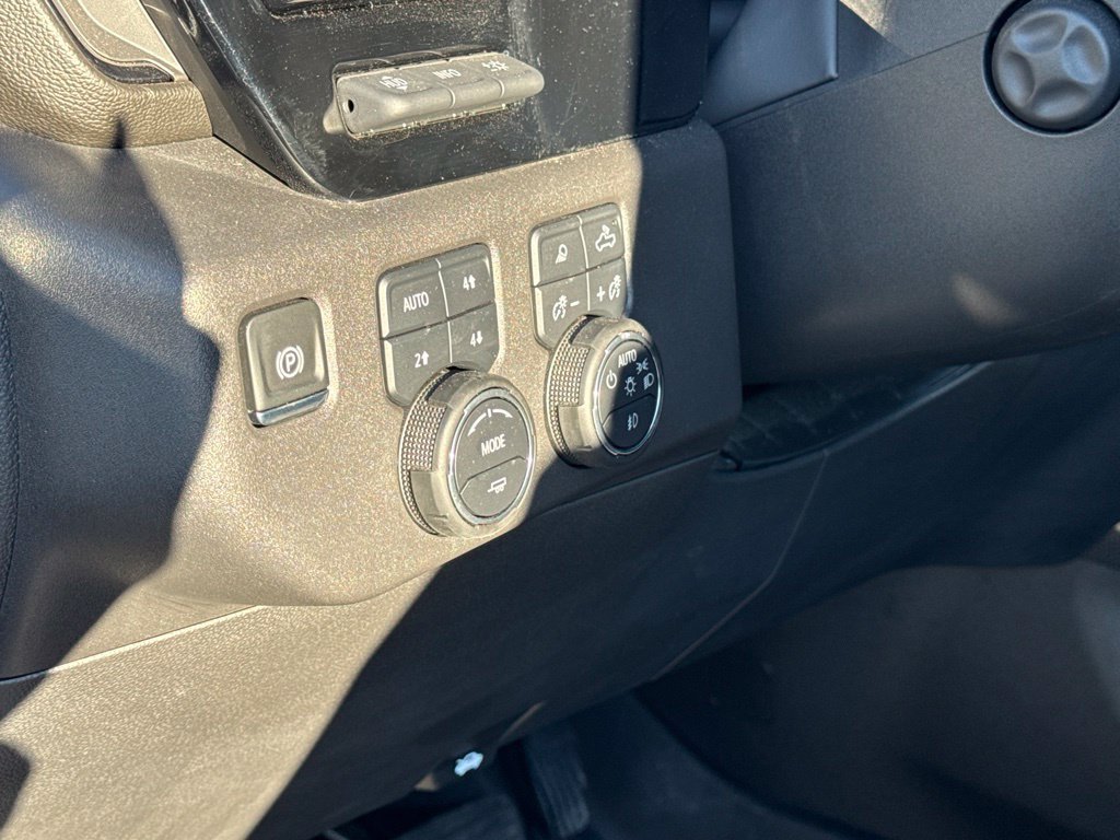 Used 2025 Chevrolet Silverado 1500 ZR2 w/ Technology Package AWD/4WD image 13