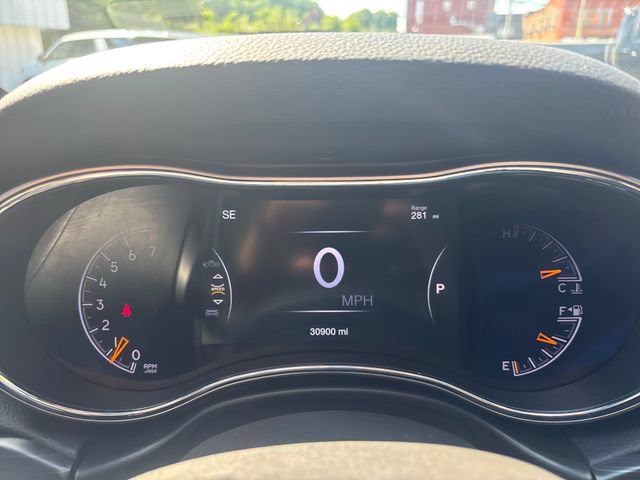 Used 2019 Jeep Grand Cherokee Altitude AWD/4WD image 17