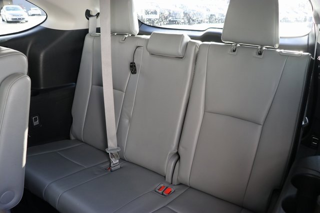 Used 2023 Toyota Highlander L image 15