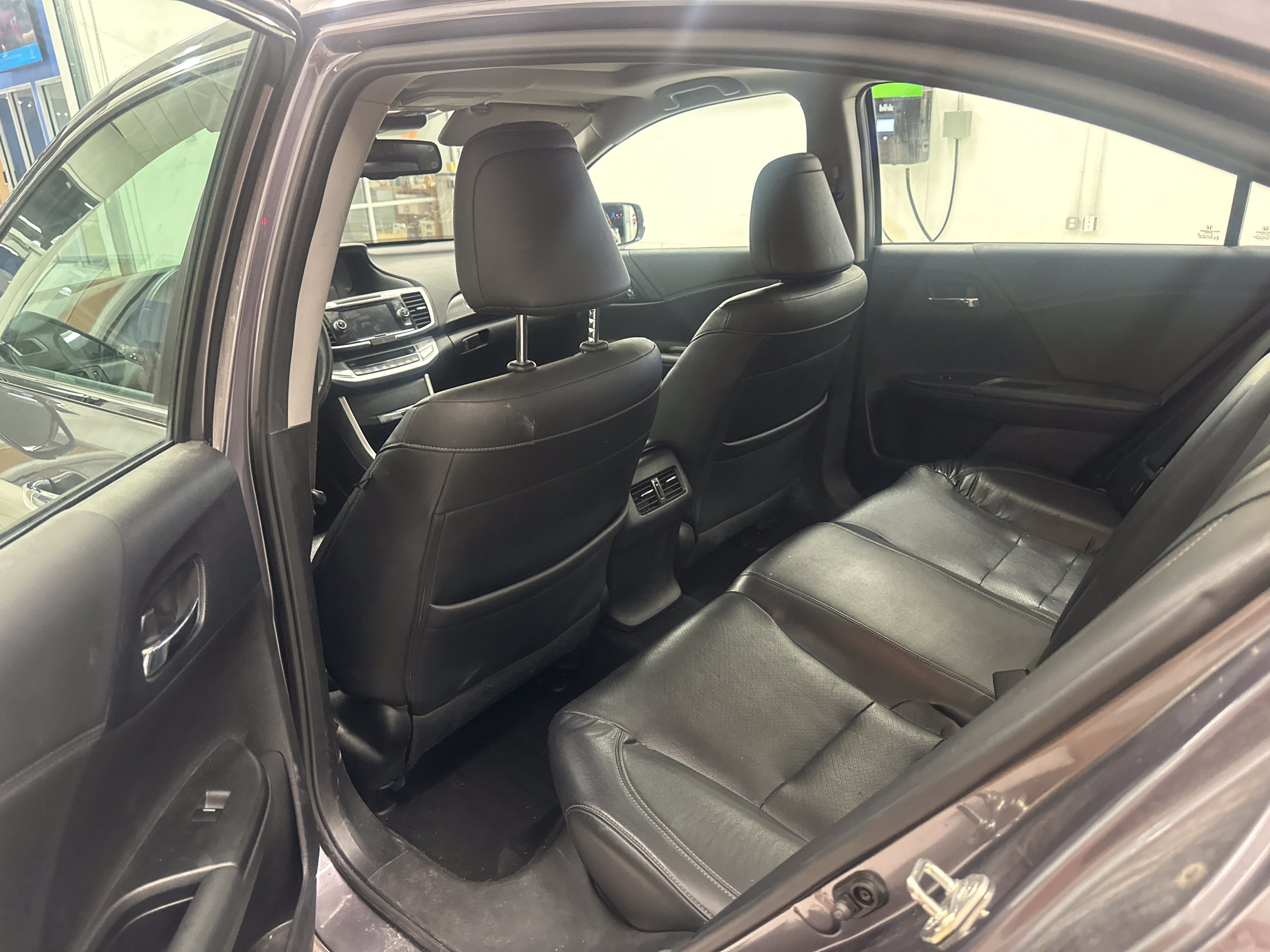 Used 2015 Honda Accord EX-L image 8