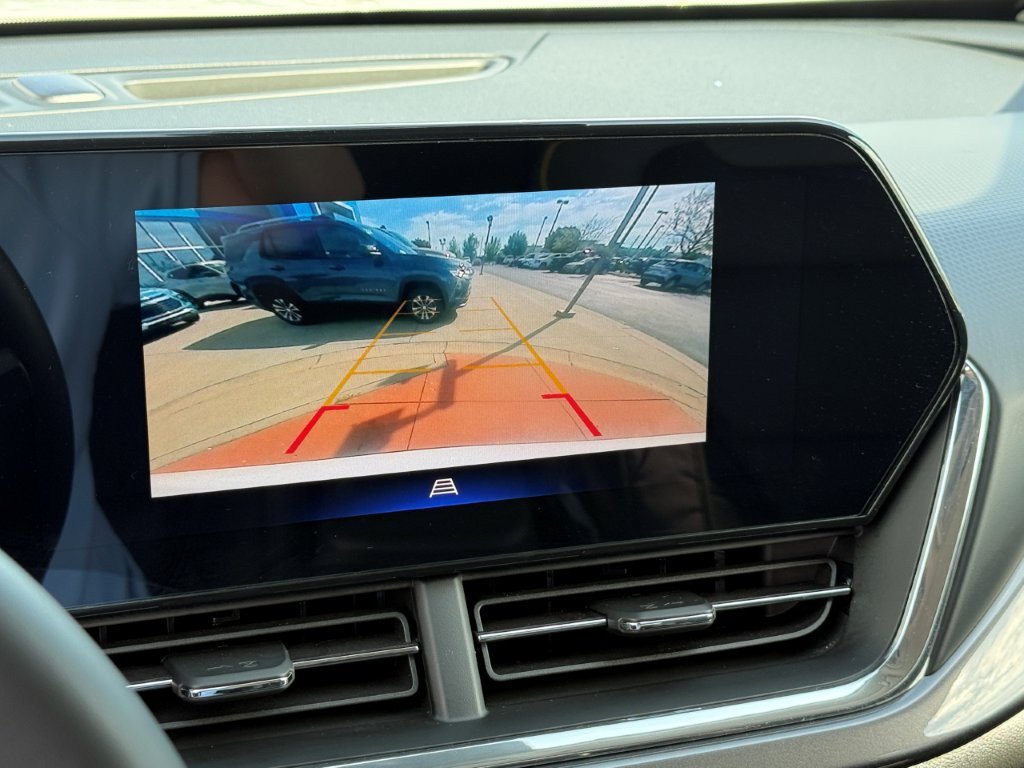 Used 2025 Chevrolet Trax ACTIV w/ Driver Confidence Package FWD image 27