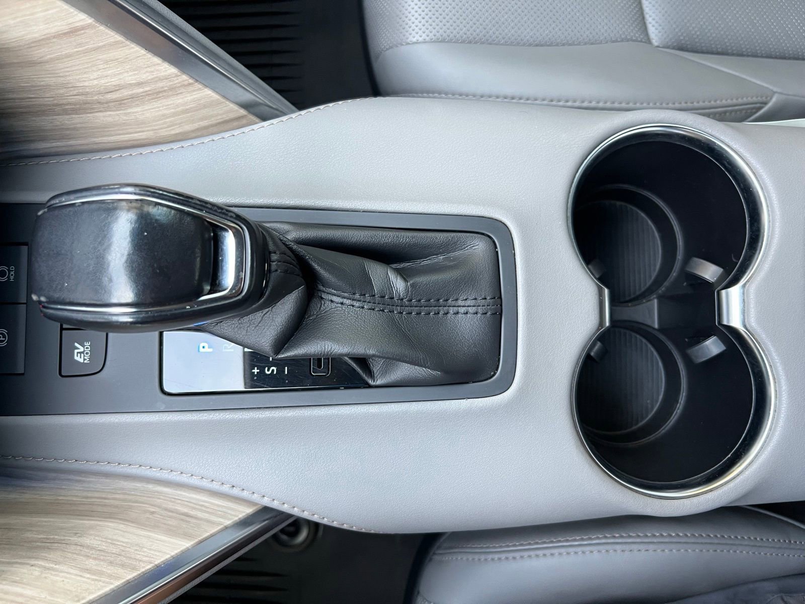 Used 2021 Toyota Venza Limited image 33