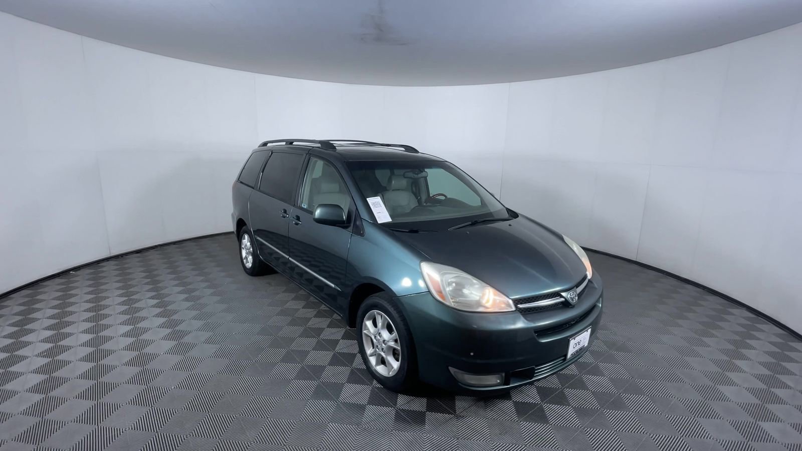 Used 2005 Toyota Sienna XLE Limited image 2